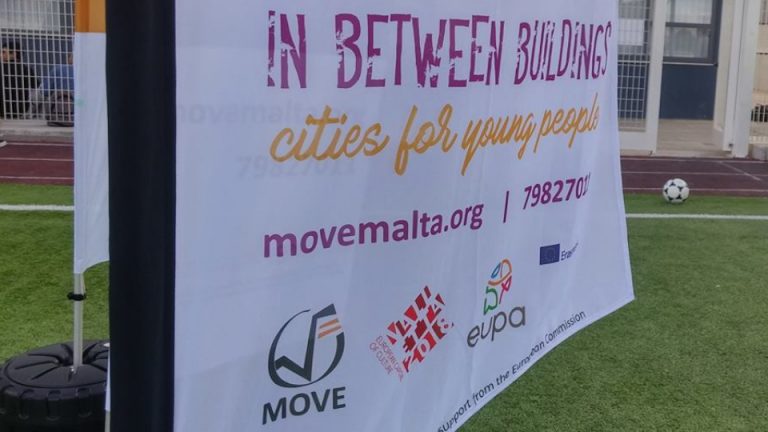 In Between Buildings - Cities for Young People