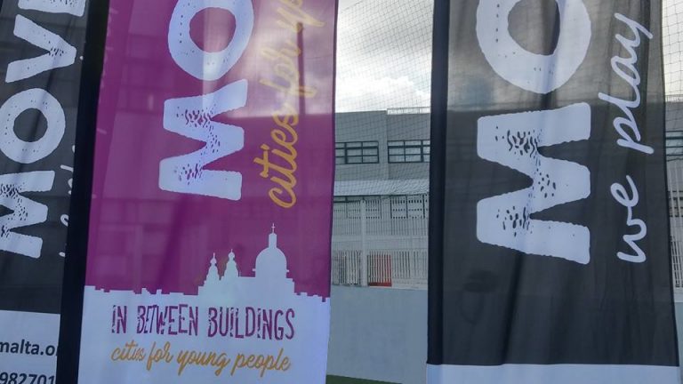 In Between Buildings - Cities for Young People